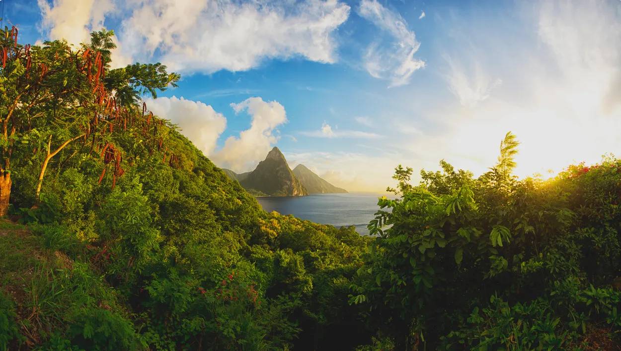 Impresionantes montañas Pitons