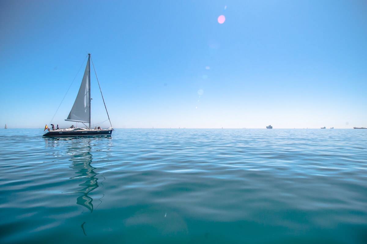 Velero de lujo en Barcelona