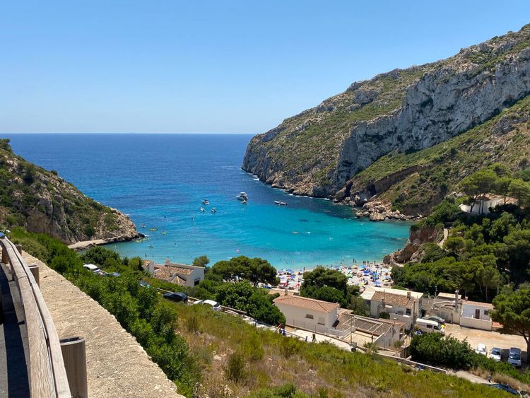 Cala granadella en barco privado