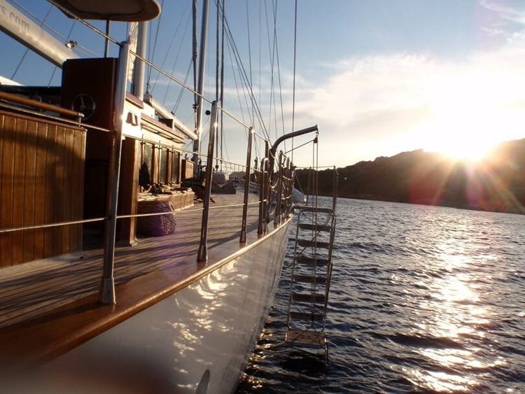 Puesta de sol en Croacia desde el mar